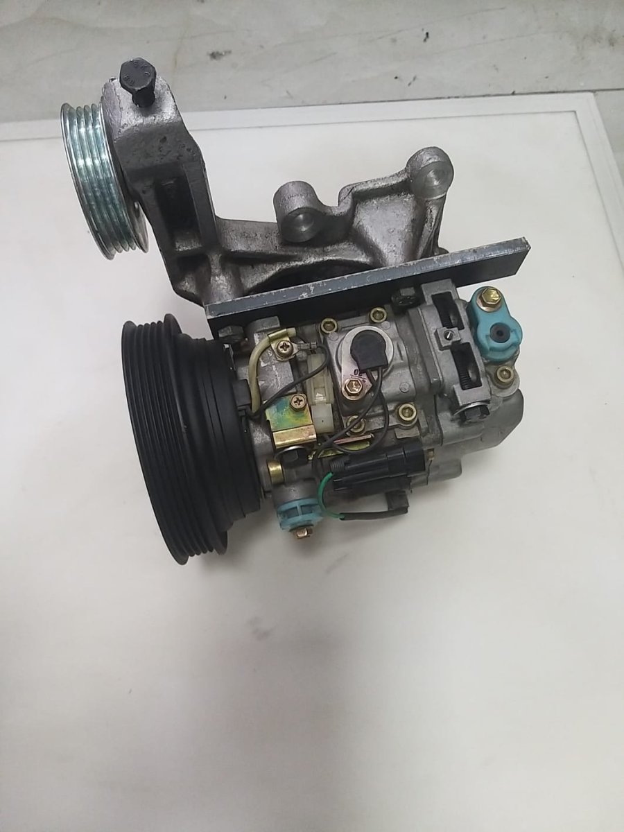 TOYOTA A101 KLİMA KOMPRESÖRÜ 447300-1381